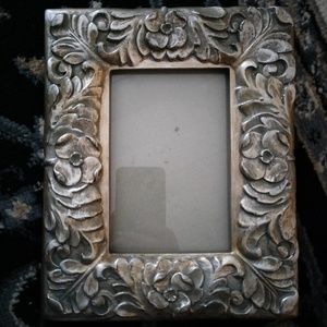 Carved floral 4x6 frame